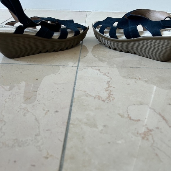 Sketchers Women's Size 9 Navy Sling Back Wedge Suede Peep Toe Memory Foam Sandle - Picture 9 of 11